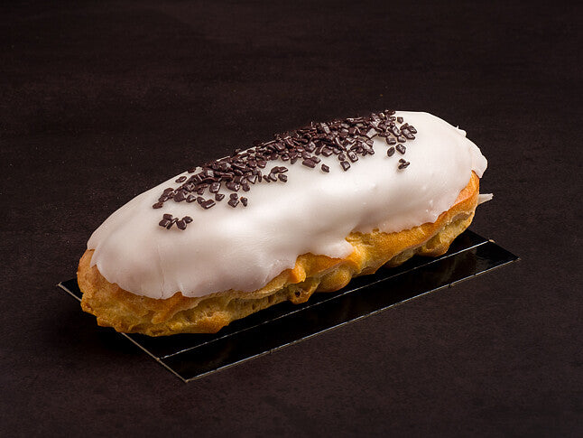 Eclair (Chocolate, Vainilla, Caramelo) - Pastelerías Salinas 